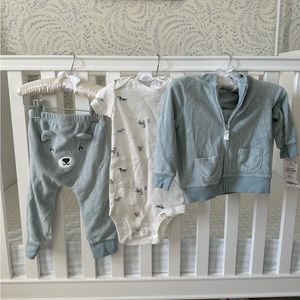 NWT Carters size 12 months bear set: terry cloth hoodie, pants, onesie